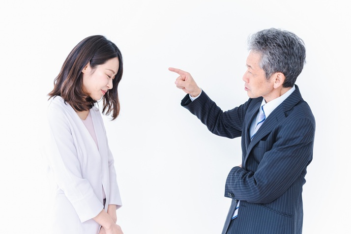 パワハラ上司