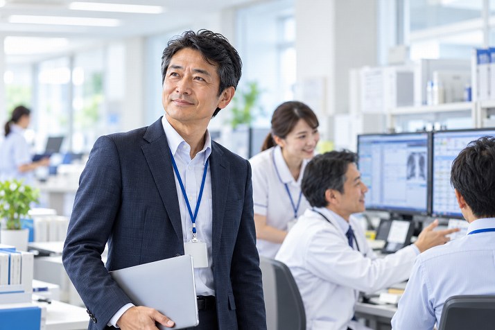 病院の情報システム部門で働く40代のIT担当者
